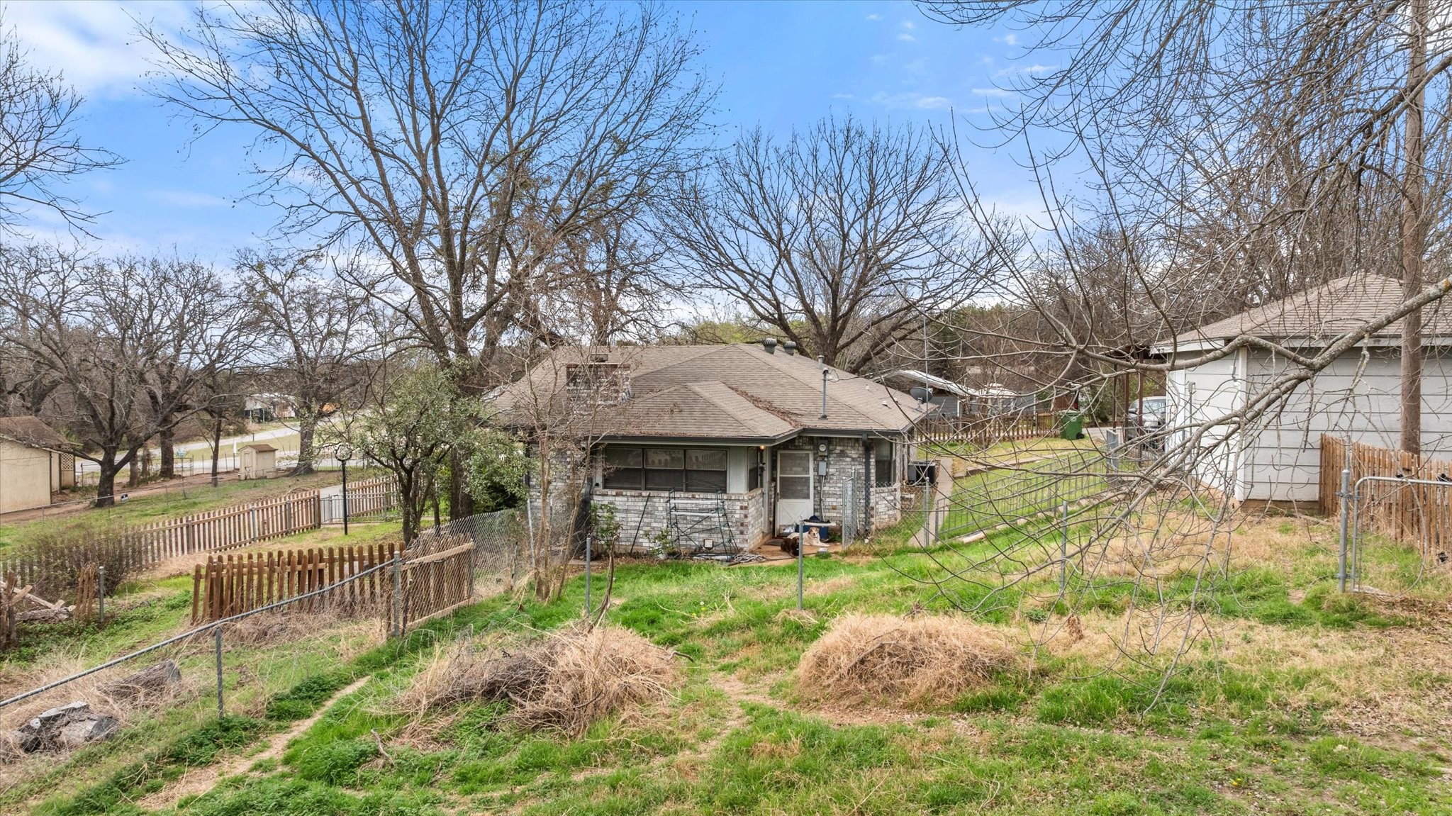 2708 Cedarhill Street Granbury TX 76048