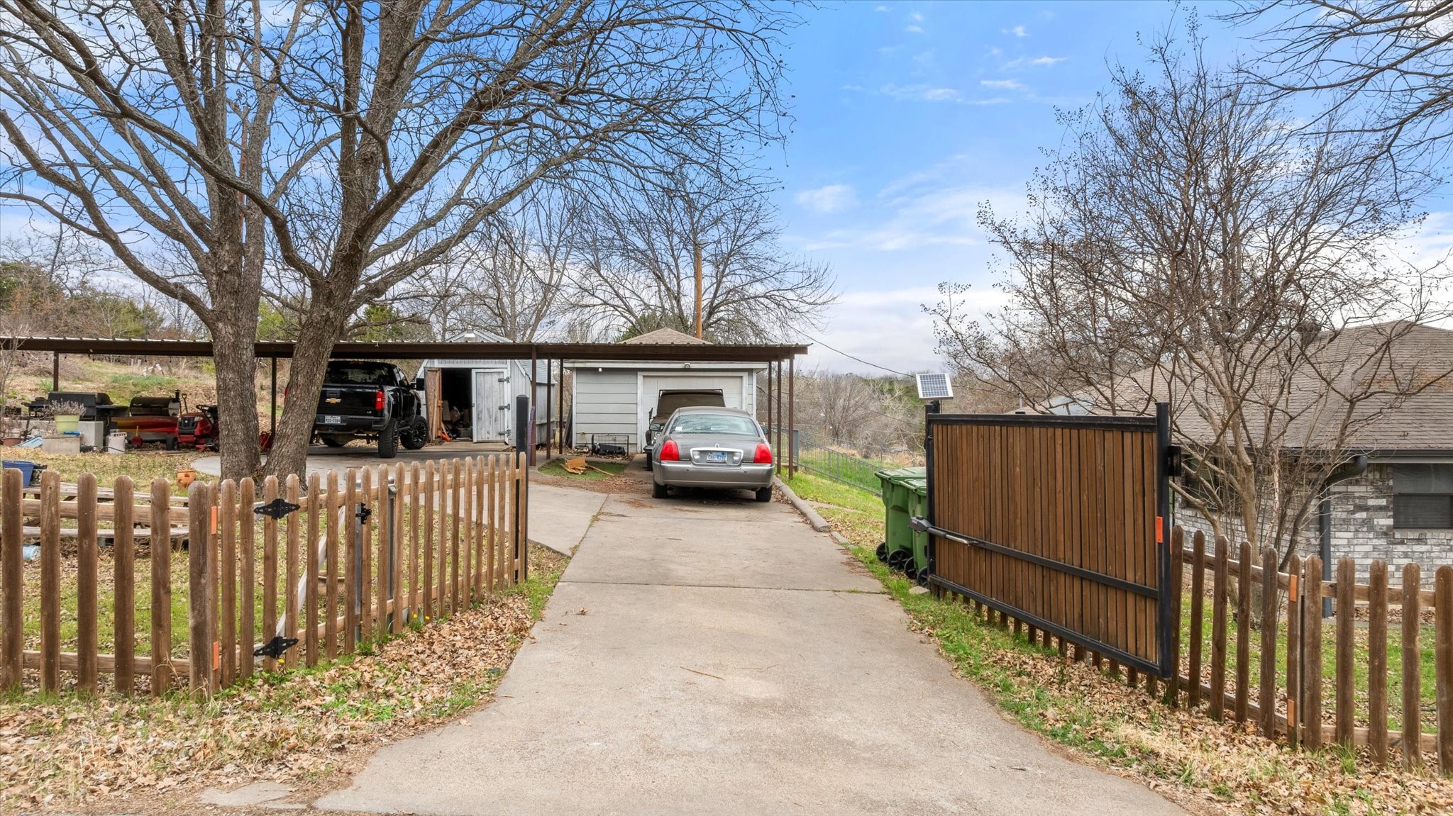 2708 Cedarhill Street Granbury TX 76048