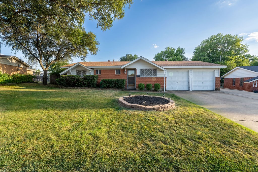 4516 Roxie Street Haltom City TX 76117