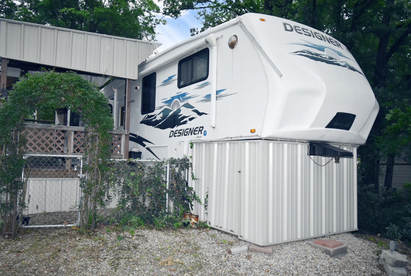 6435 N Fm 17 Yantis TX 75497