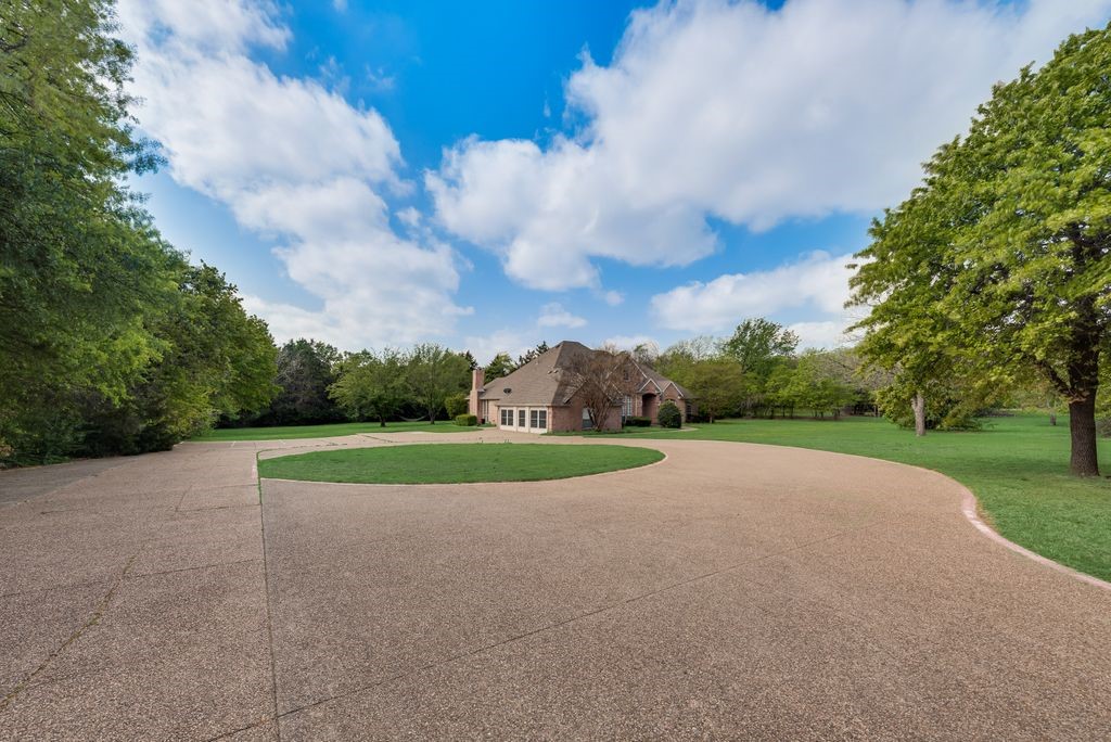 102 Dobbs Road Lake Dallas TX 76208