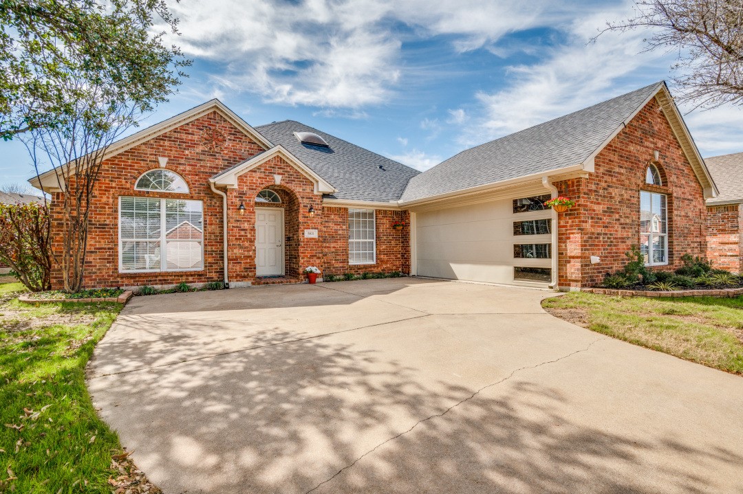 5831 Lorenzo Drive Grand Prairie TX 75052