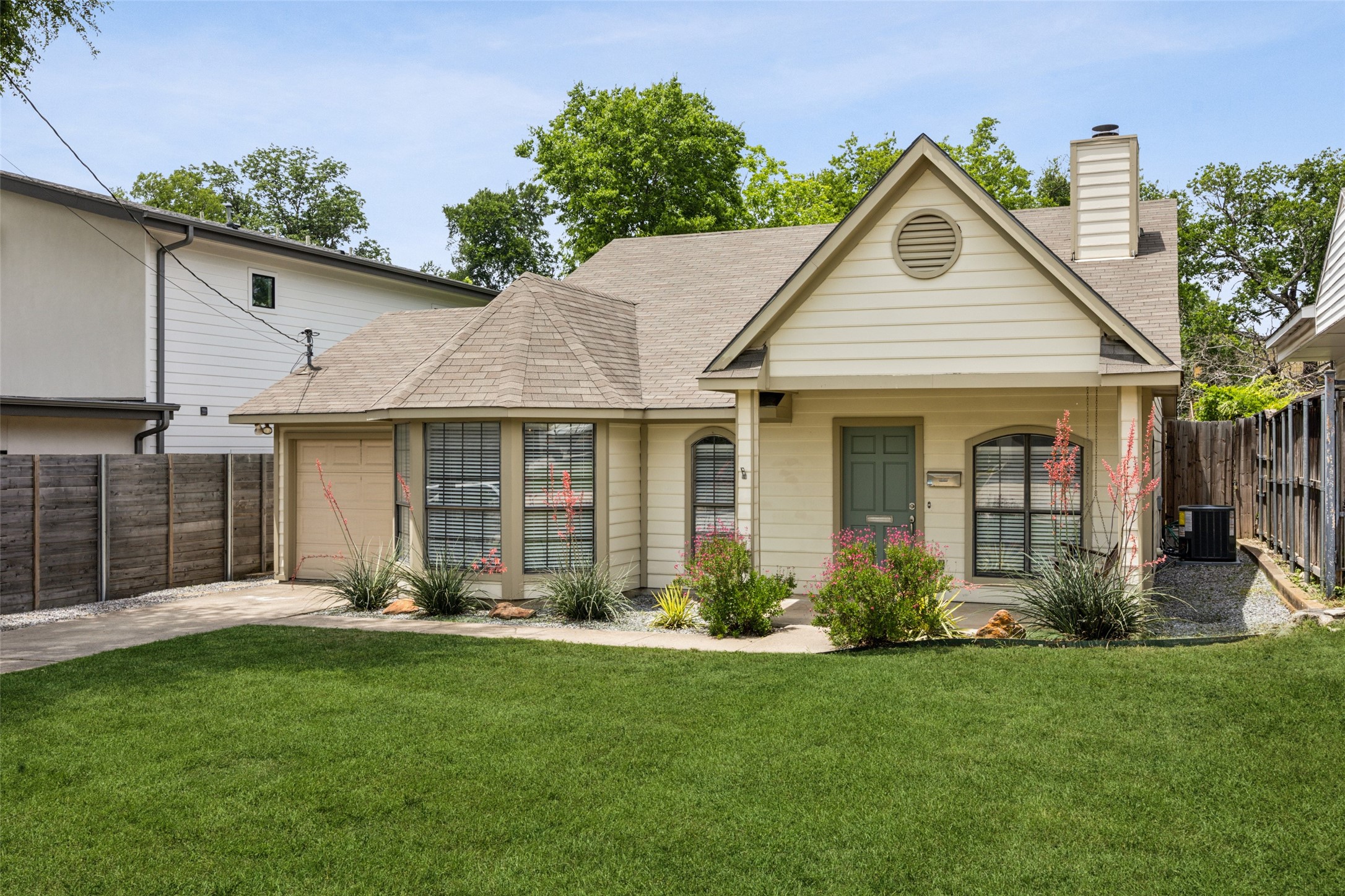 8803 Daytonia Avenue Dallas TX 75218