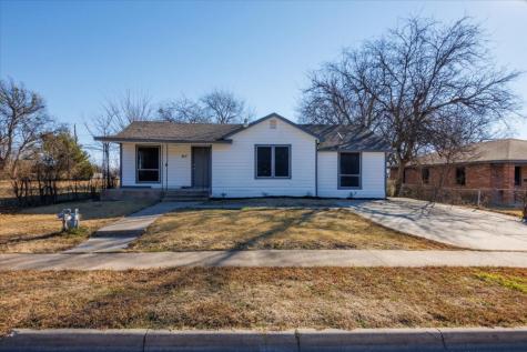 817 Manning Street Grand Prairie TX 75051
