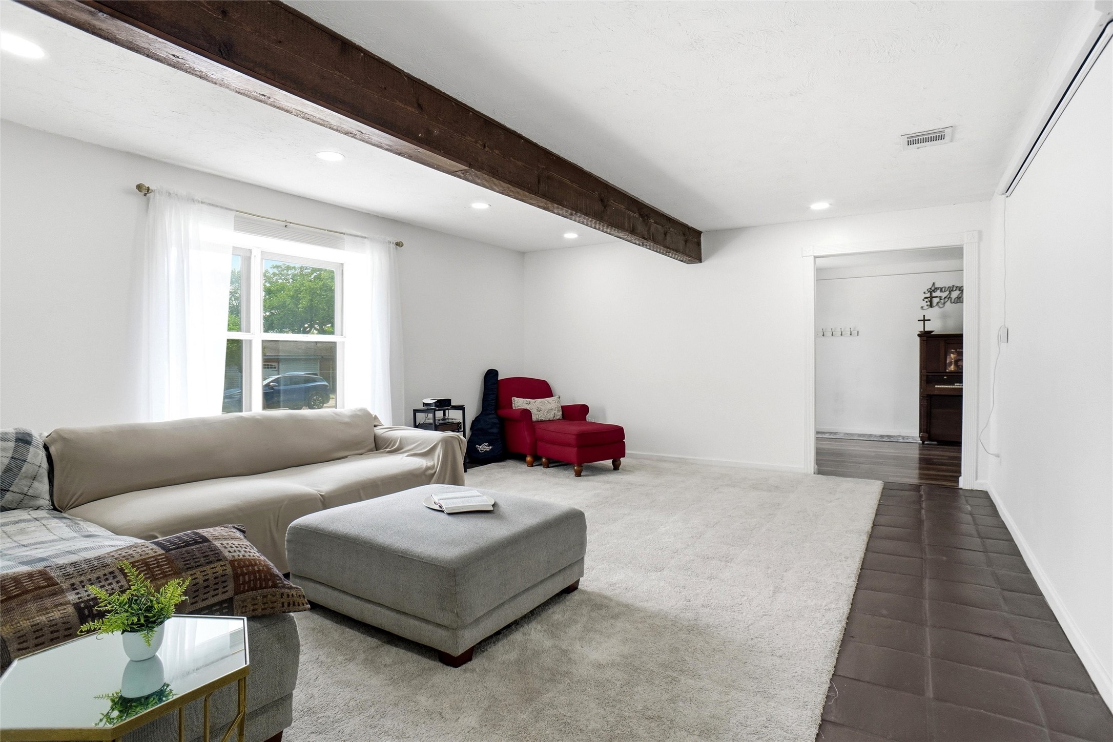 889 Jerry Lane Bedford TX 76022