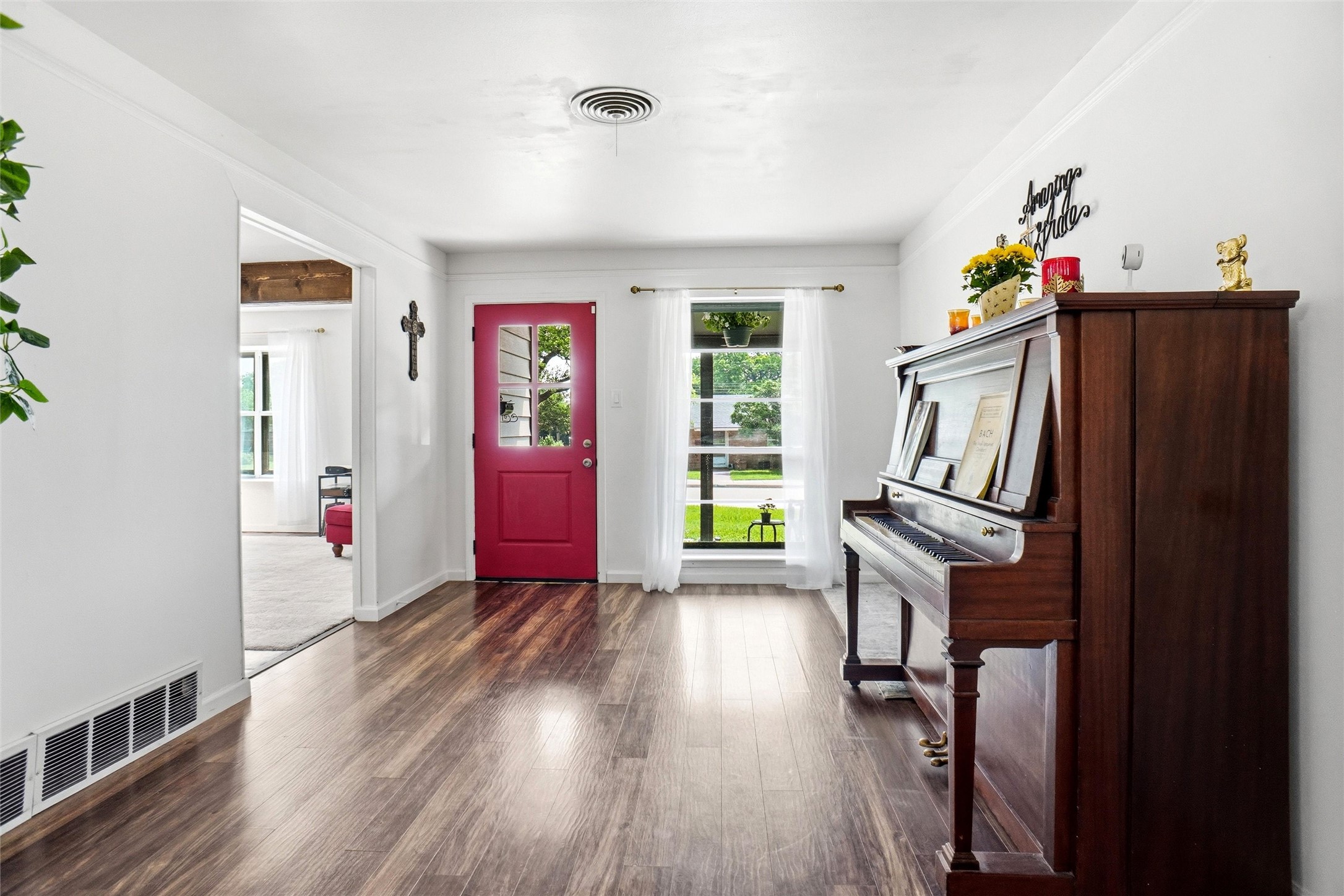 889 Jerry Lane Bedford TX 76022