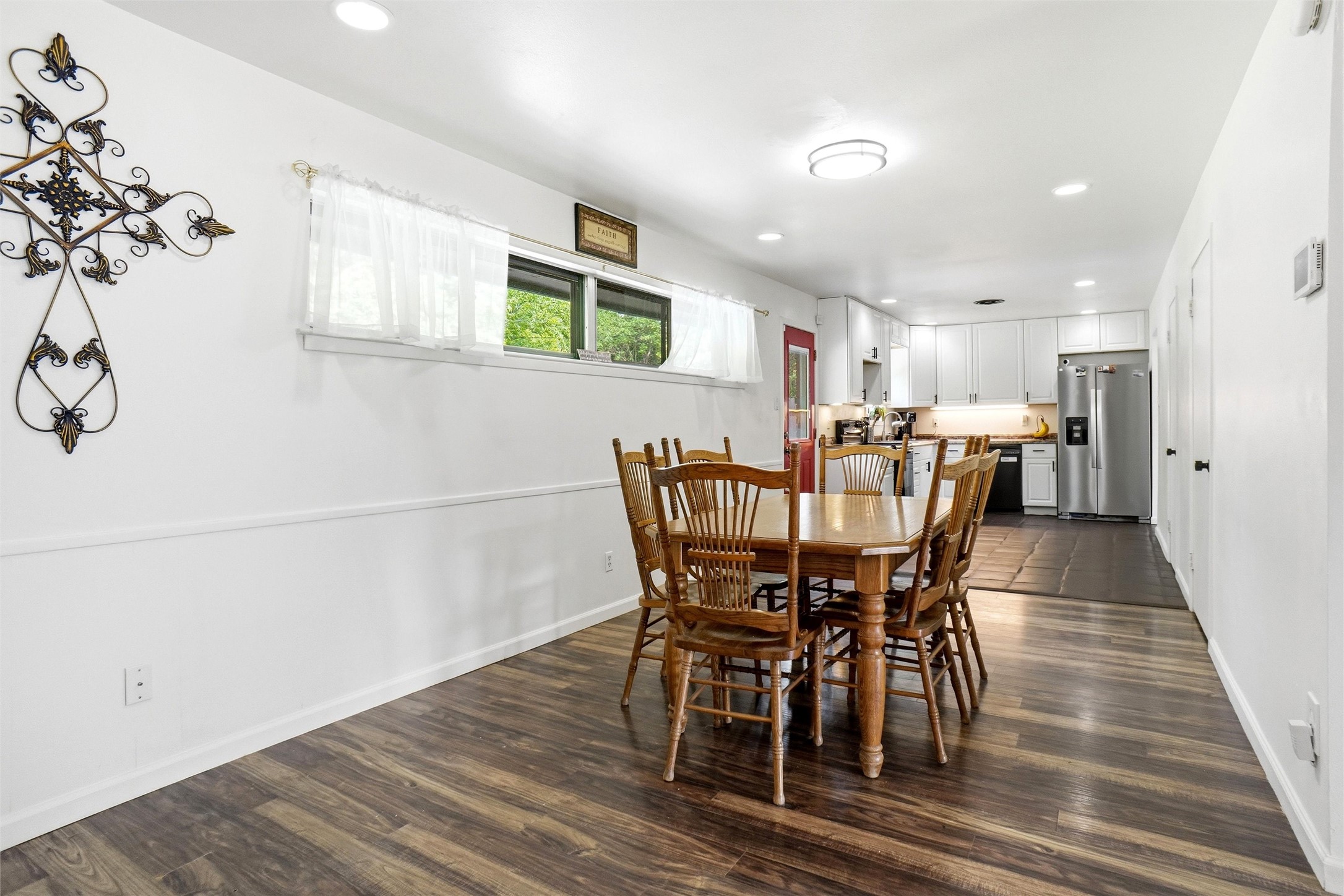 889 Jerry Lane Bedford TX 76022