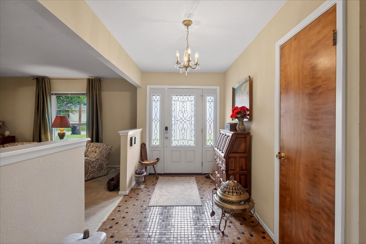 1808 E Cedar Elm Drive Arlington TX 76012