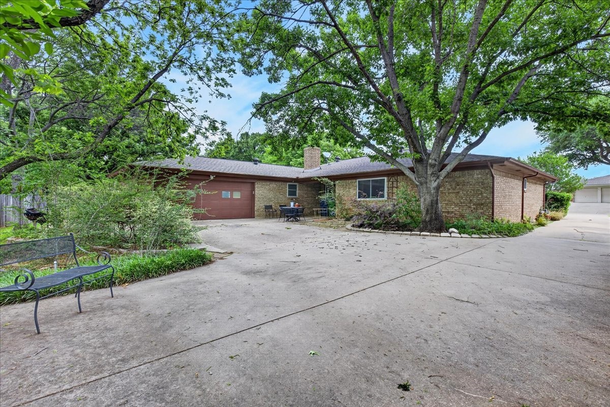1808 E Cedar Elm Drive Arlington TX 76012