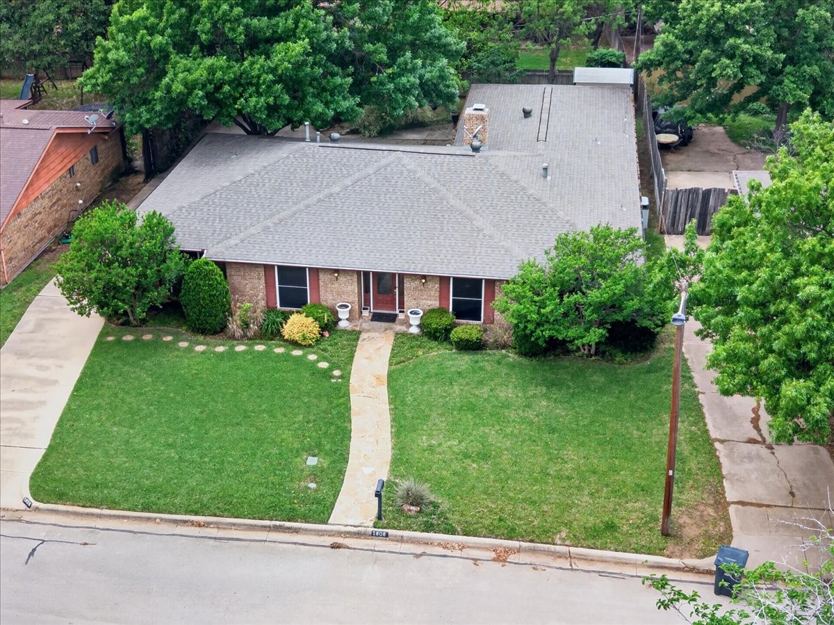 1808 E Cedar Elm Drive Arlington TX 76012