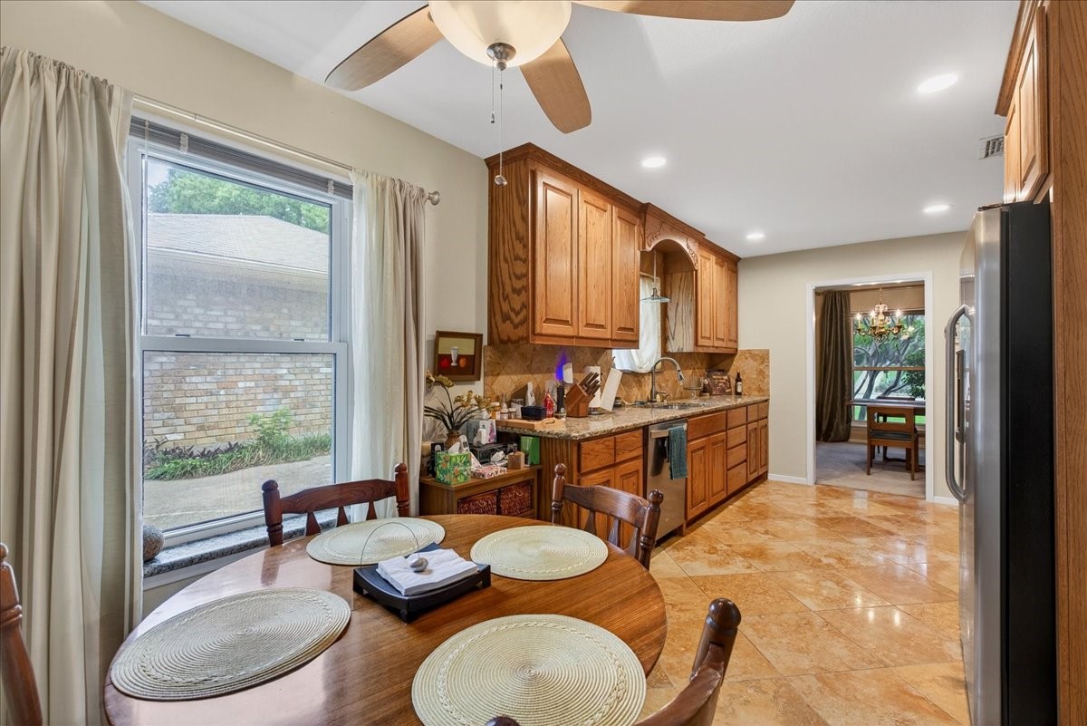 1808 E Cedar Elm Drive Arlington TX 76012