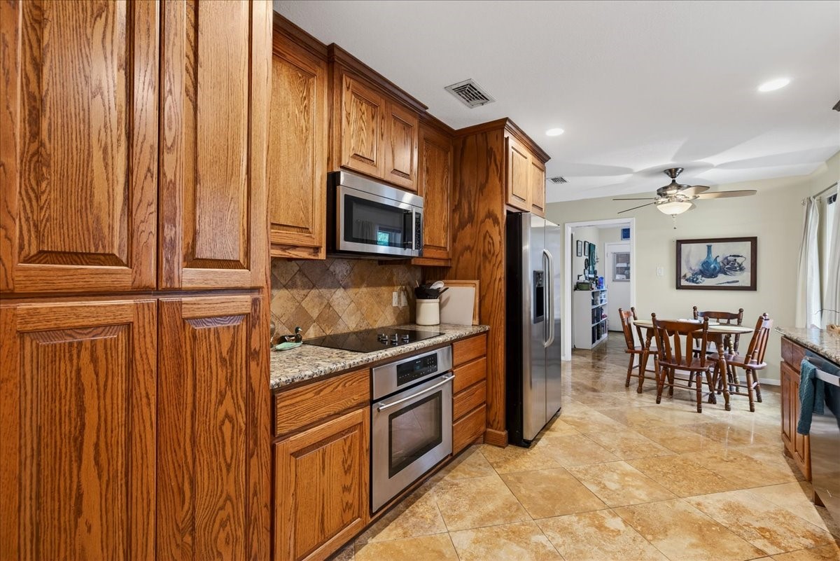 1808 E Cedar Elm Drive Arlington TX 76012