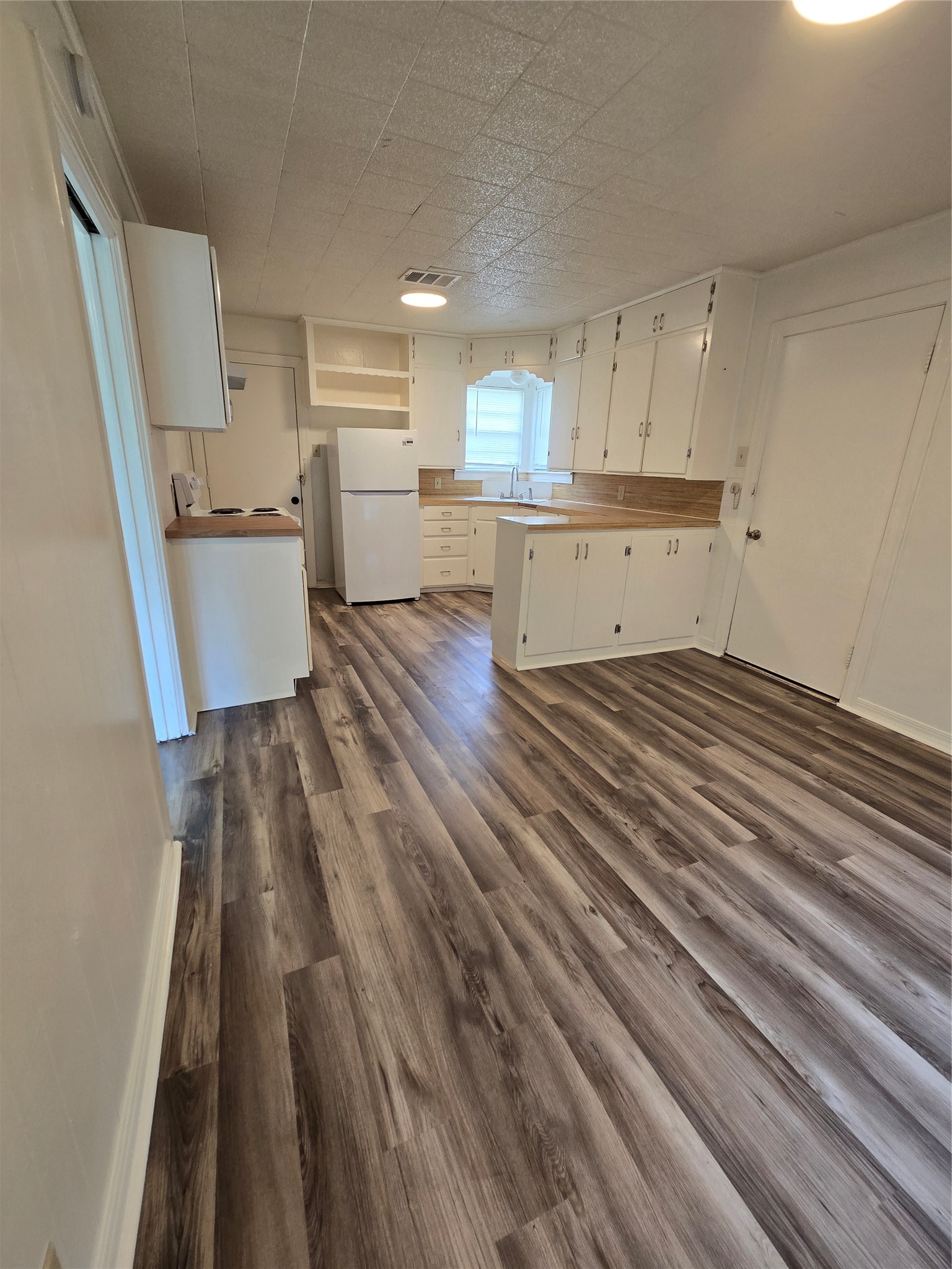 1813 Throckmorton Street Gainesville TX 76240