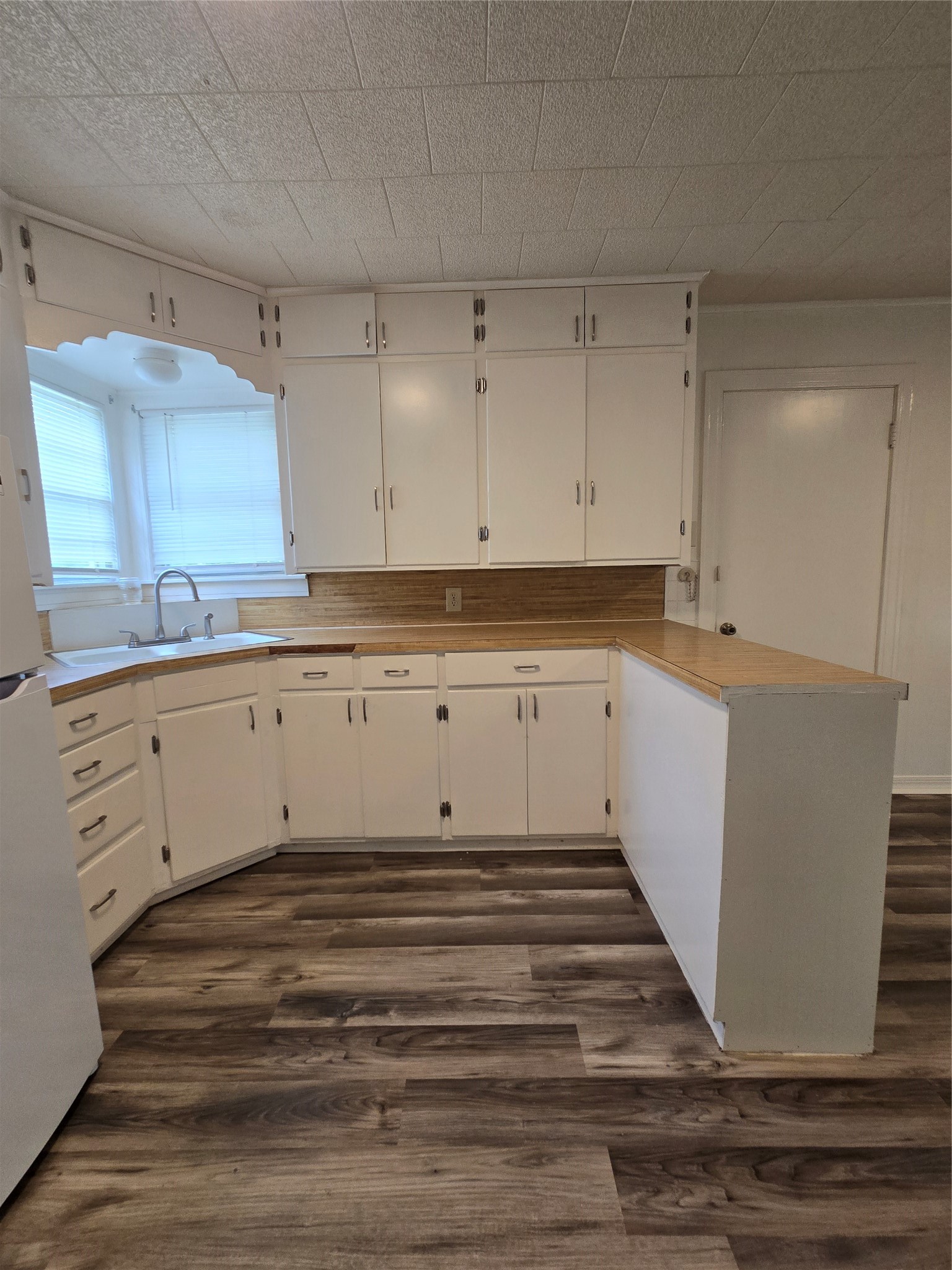 1813 Throckmorton Street Gainesville TX 76240