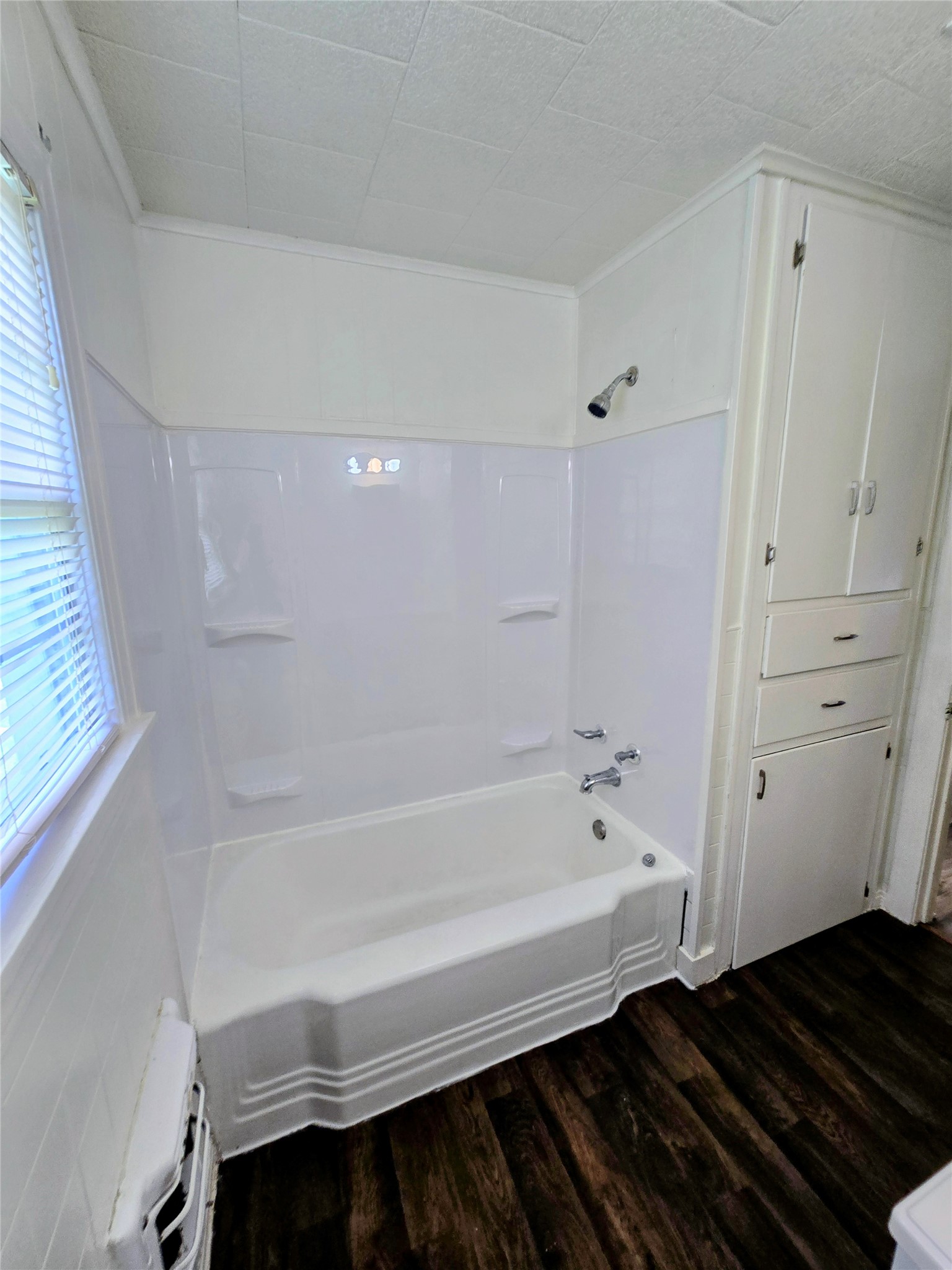 1813 Throckmorton Street Gainesville TX 76240
