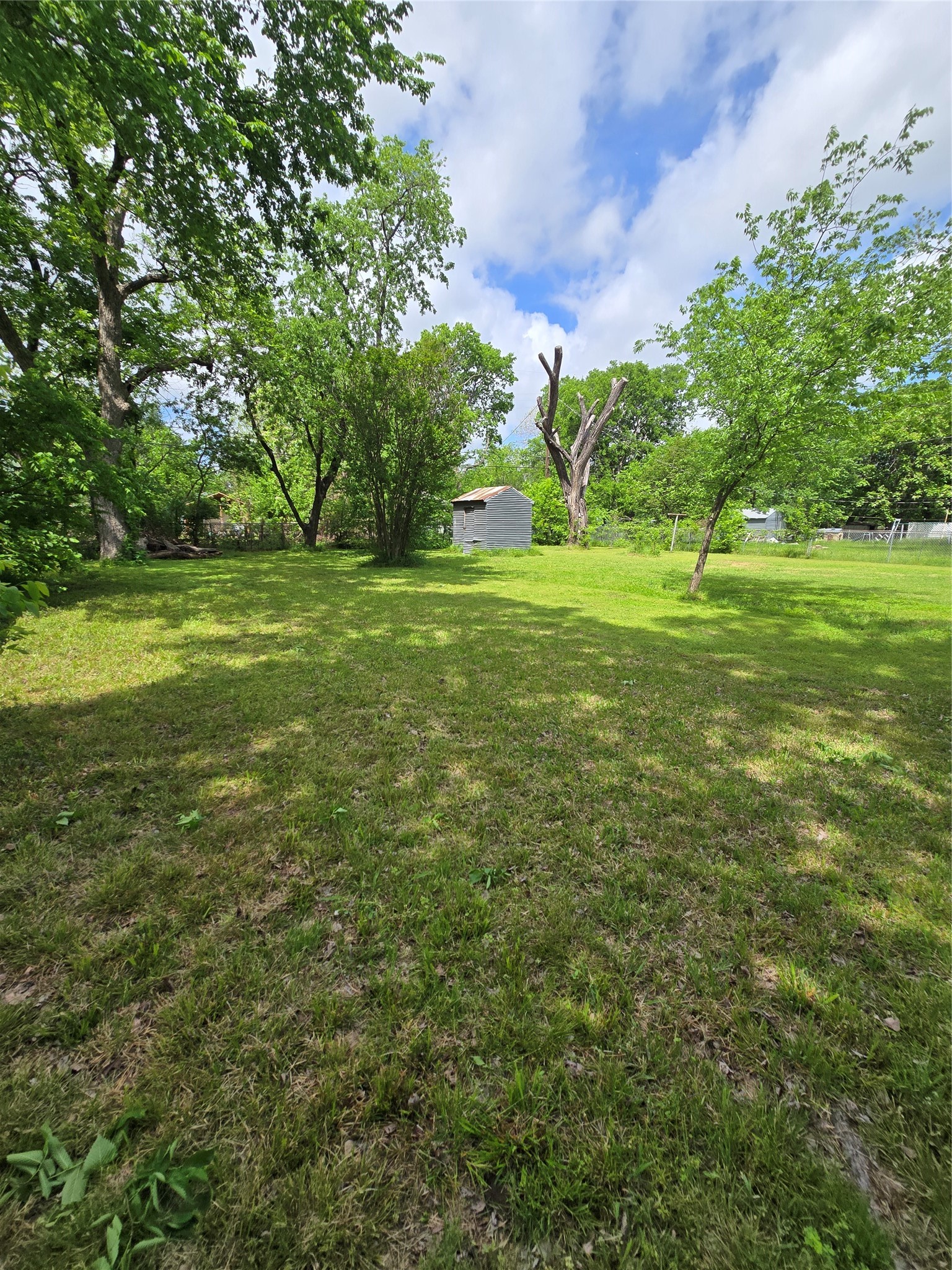 1813 Throckmorton Street Gainesville TX 76240