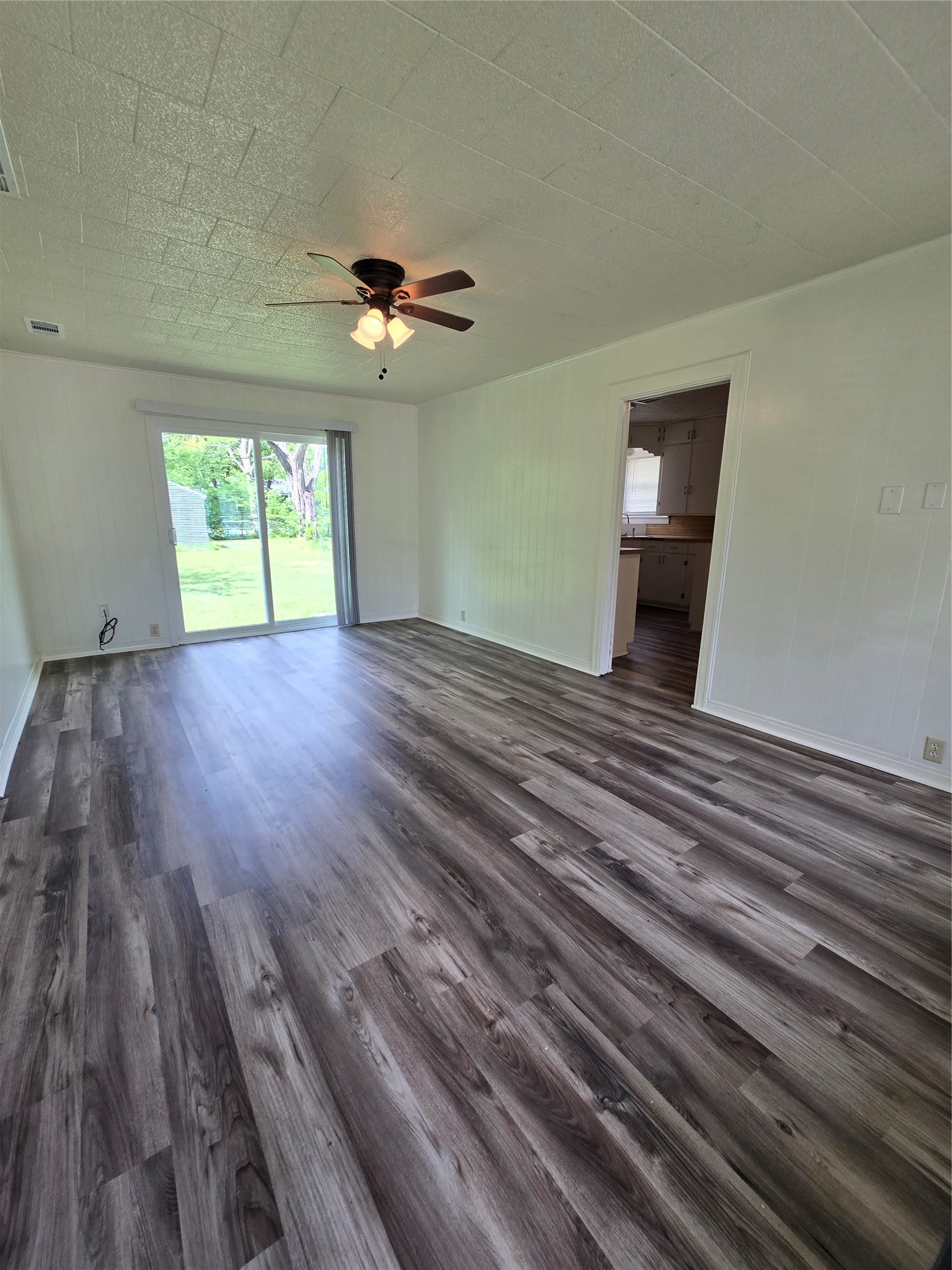 1813 Throckmorton Street Gainesville TX 76240