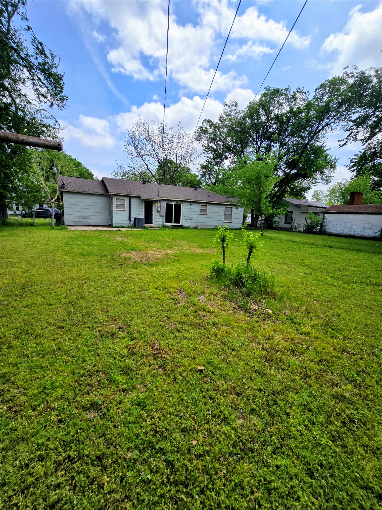 1813 Throckmorton Street Gainesville TX 76240