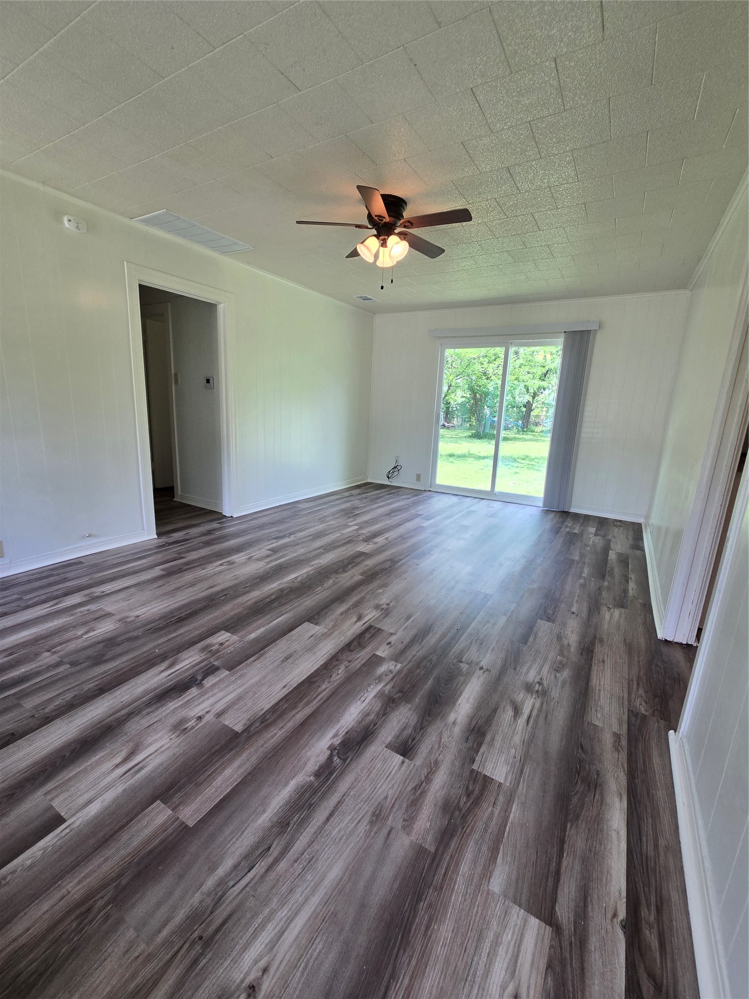 1813 Throckmorton Street Gainesville TX 76240