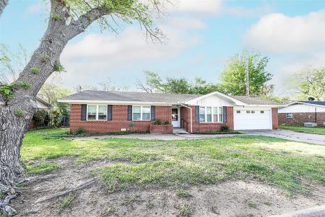 1209 Pebble Street Bowie TX 76230