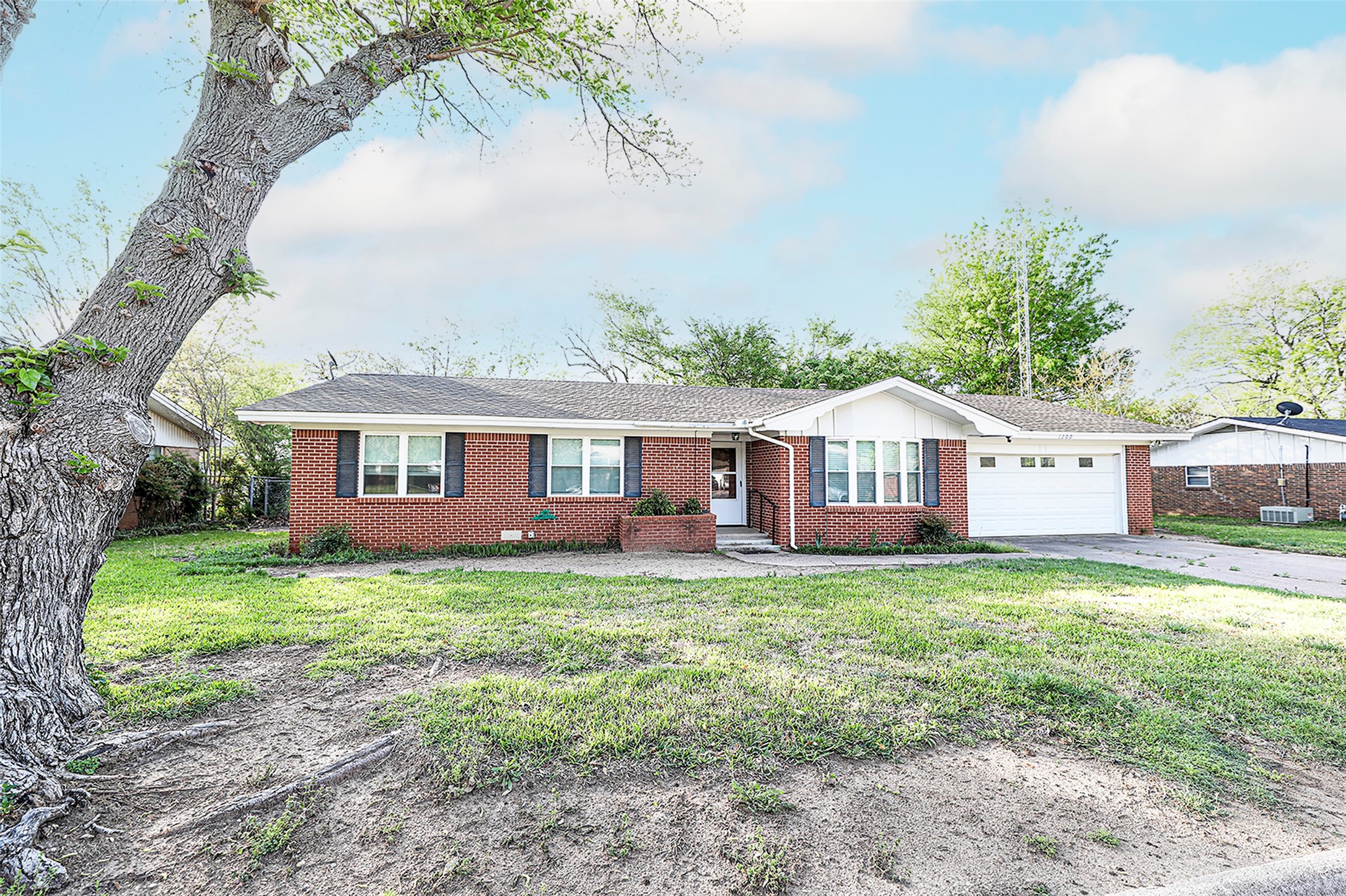 1209 Pebble Street Bowie TX 76230