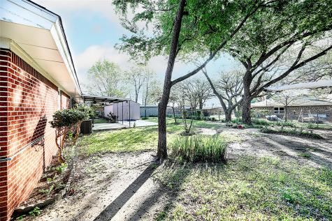 1209 Pebble Street Bowie TX 76230