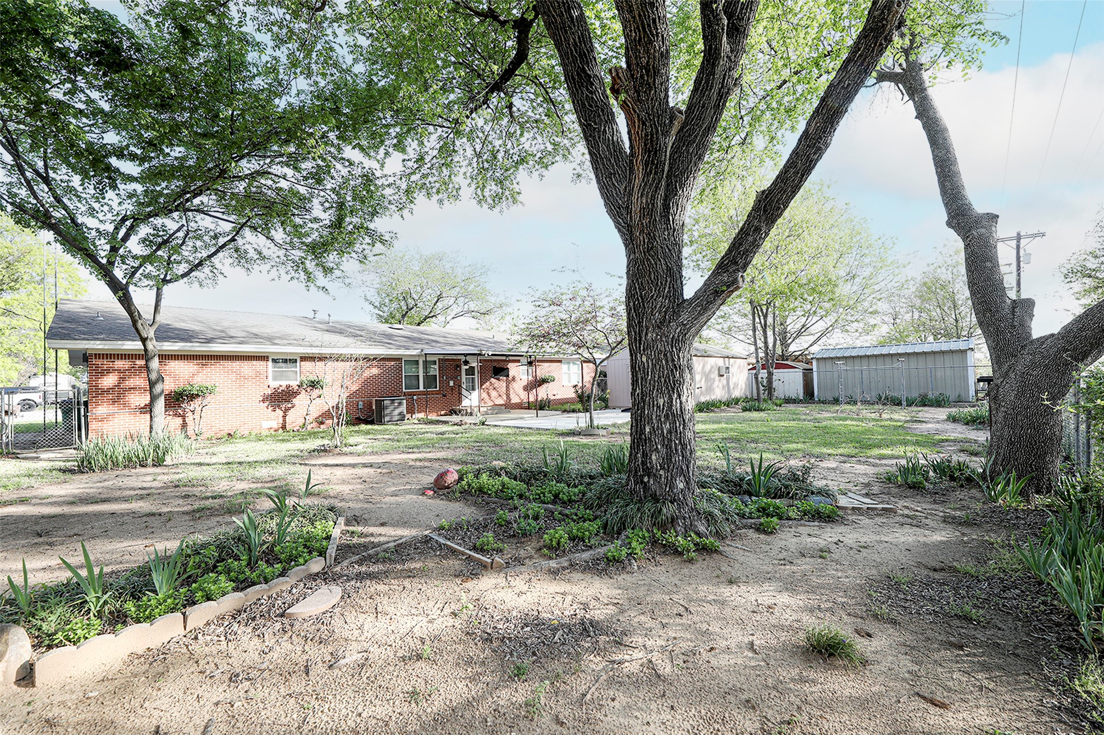 1209 Pebble Street Bowie TX 76230