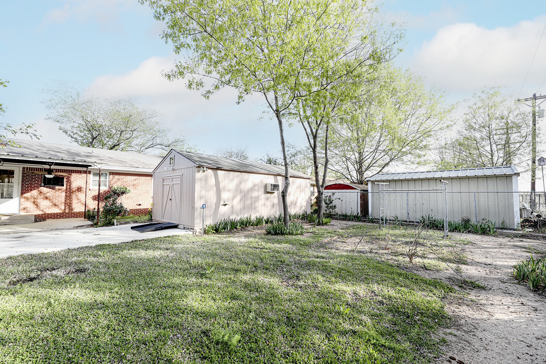 1209 Pebble Street Bowie TX 76230