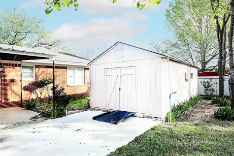 1209 Pebble Street Bowie TX 76230