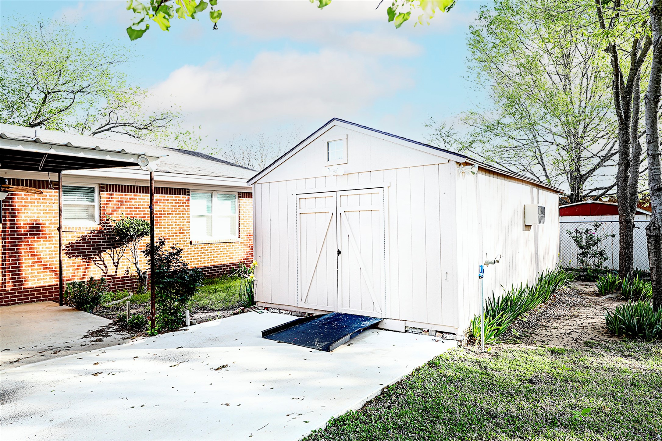 1209 Pebble Street Bowie TX 76230