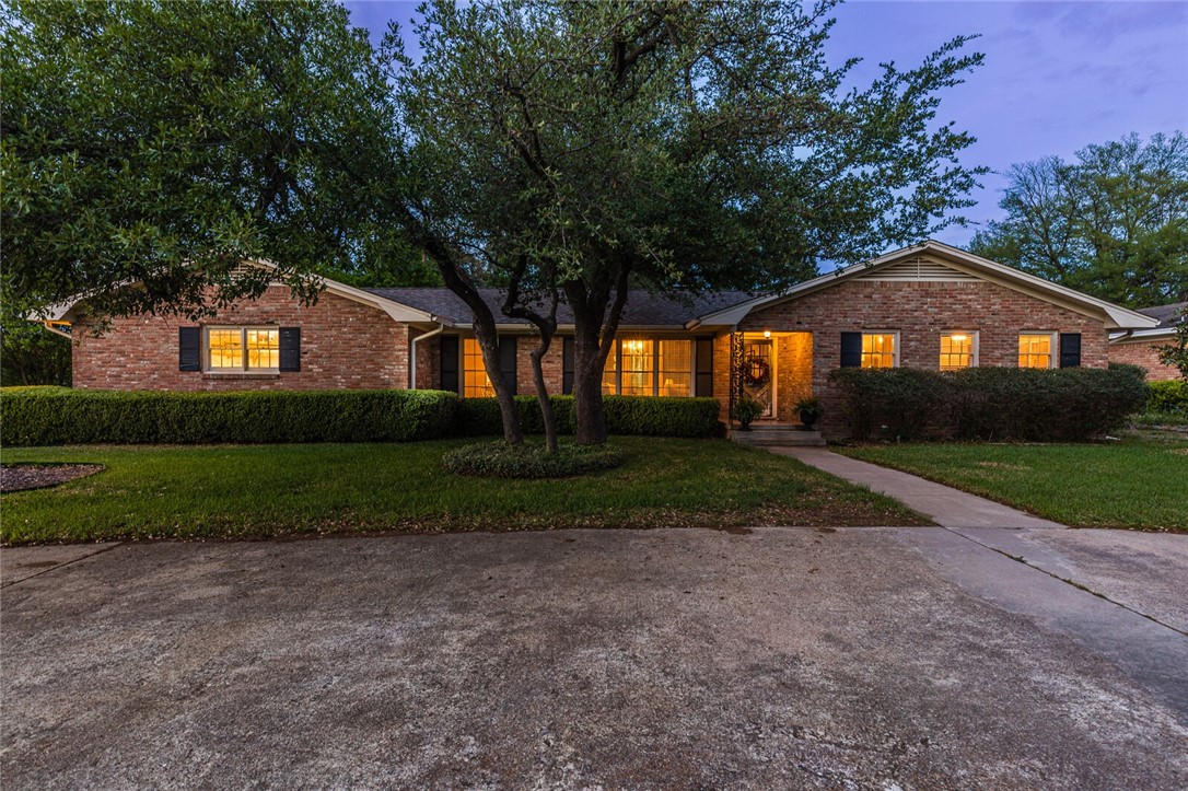 2331 Lake Air Drive Waco TX 76710
