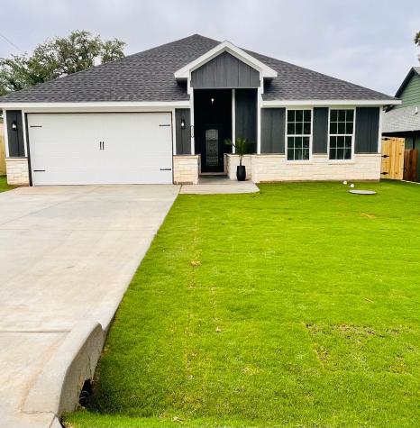 2518 Creek Drive Granbury TX 76048