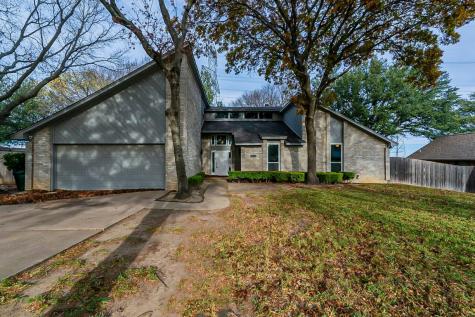 10180 Wandering Way Street Benbrook TX 76126