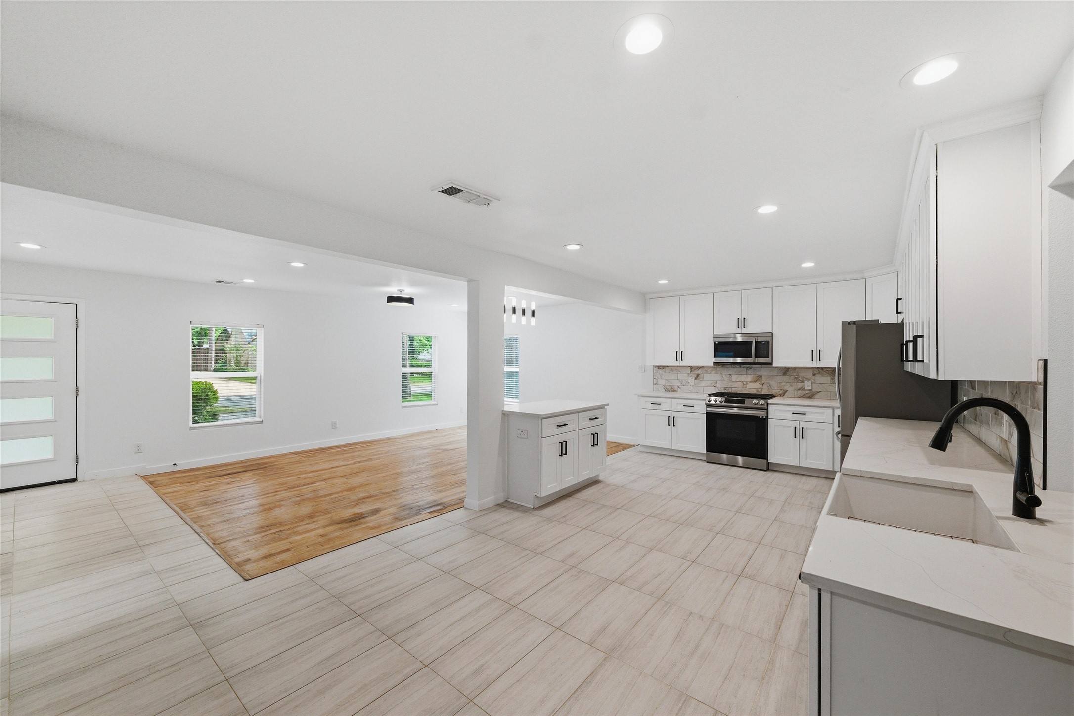 2228 Goldenrod Avenue Fort Worth TX 76111