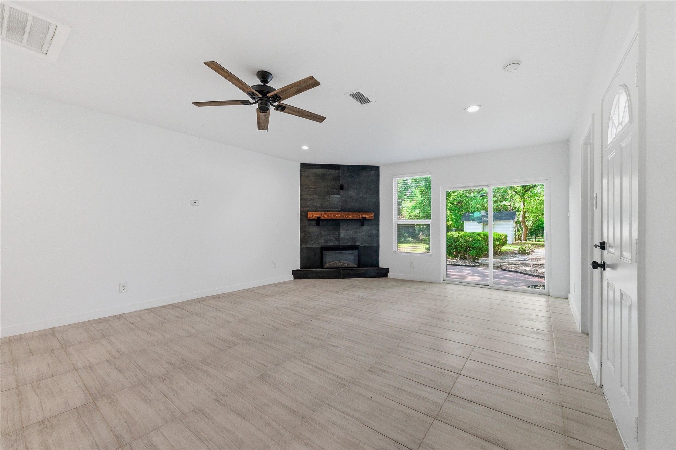 2228 Goldenrod Avenue Fort Worth TX 76111