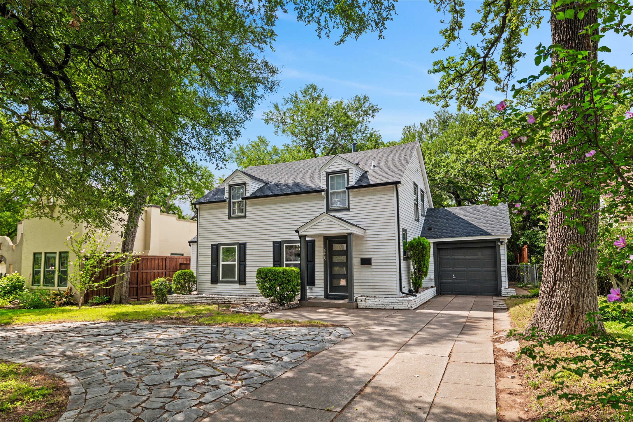 2228 Goldenrod Avenue Fort Worth TX 76111