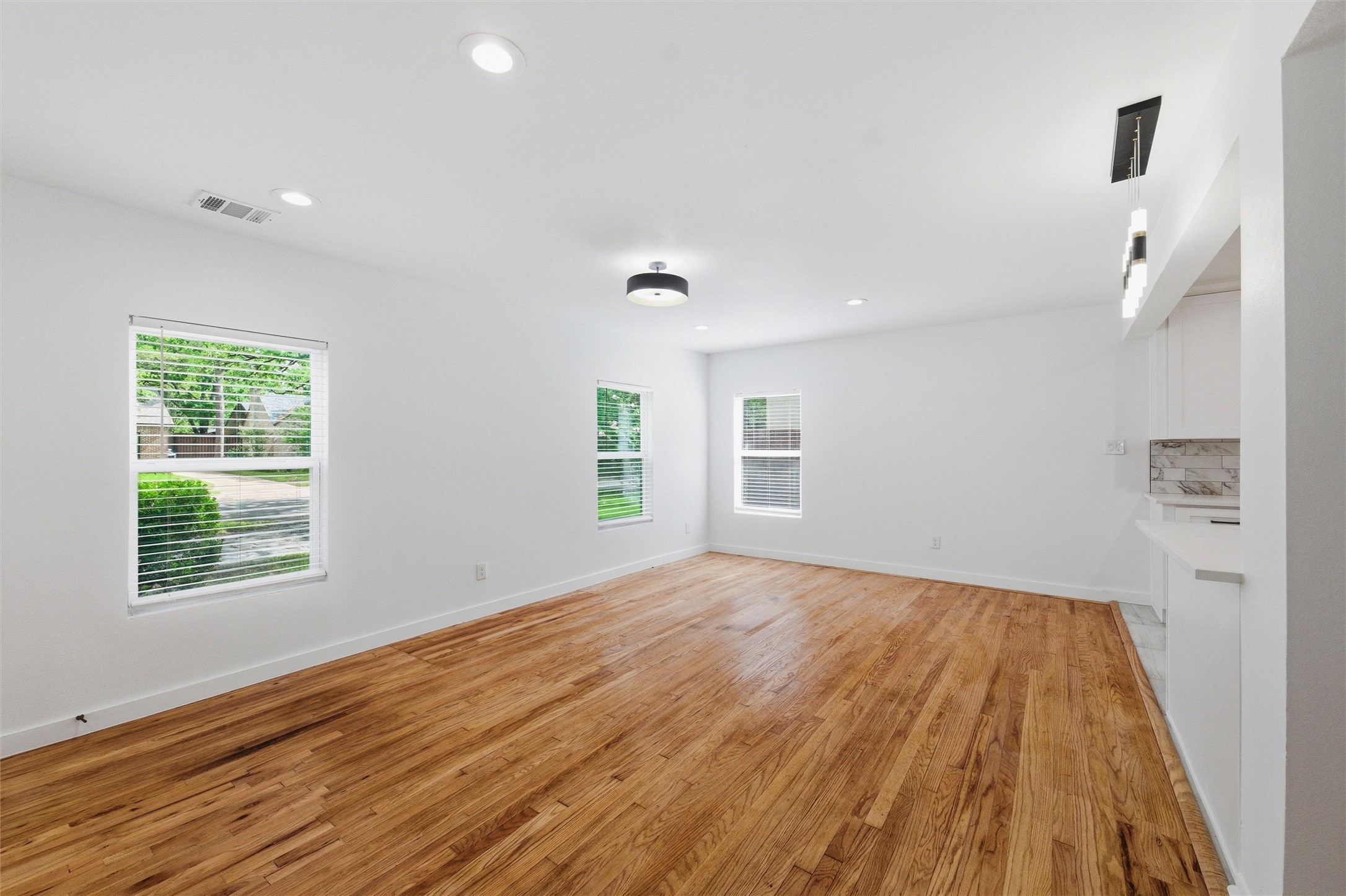 2228 Goldenrod Avenue Fort Worth TX 76111