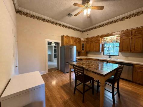 1708 S Wall Street Belton TX 76513