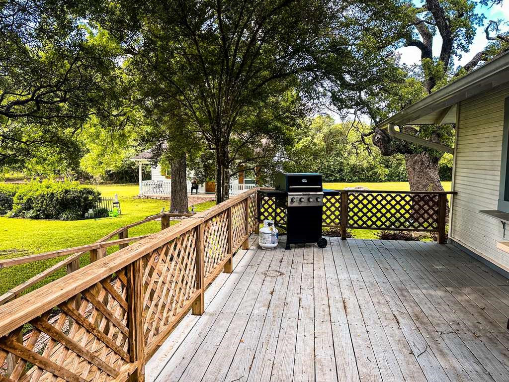 1708 S Wall Street Belton TX 76513