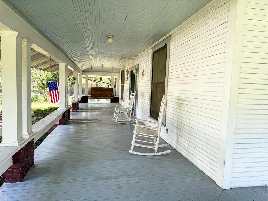 1708 S Wall Street Belton TX 76513