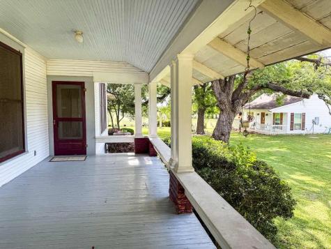 1708 S Wall Street Belton TX 76513