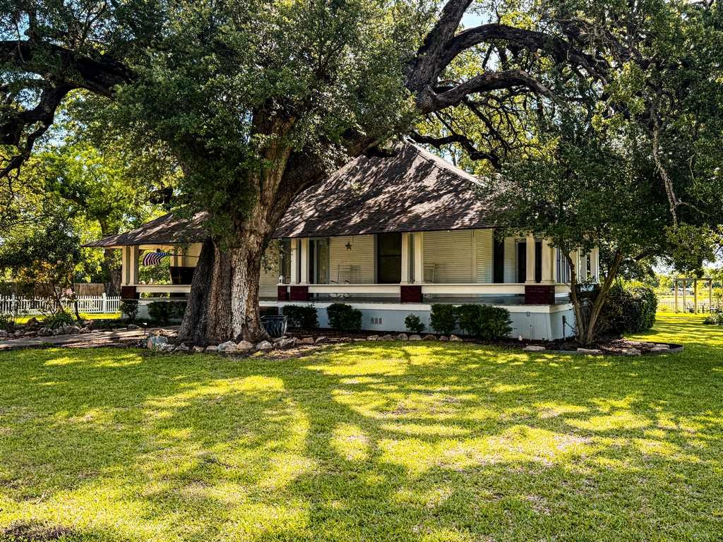 1708 S Wall Street Belton TX 76513