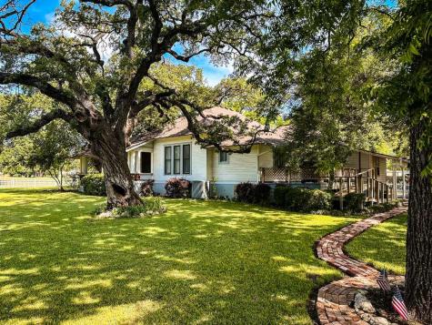 1708 S Wall Street Belton TX 76513