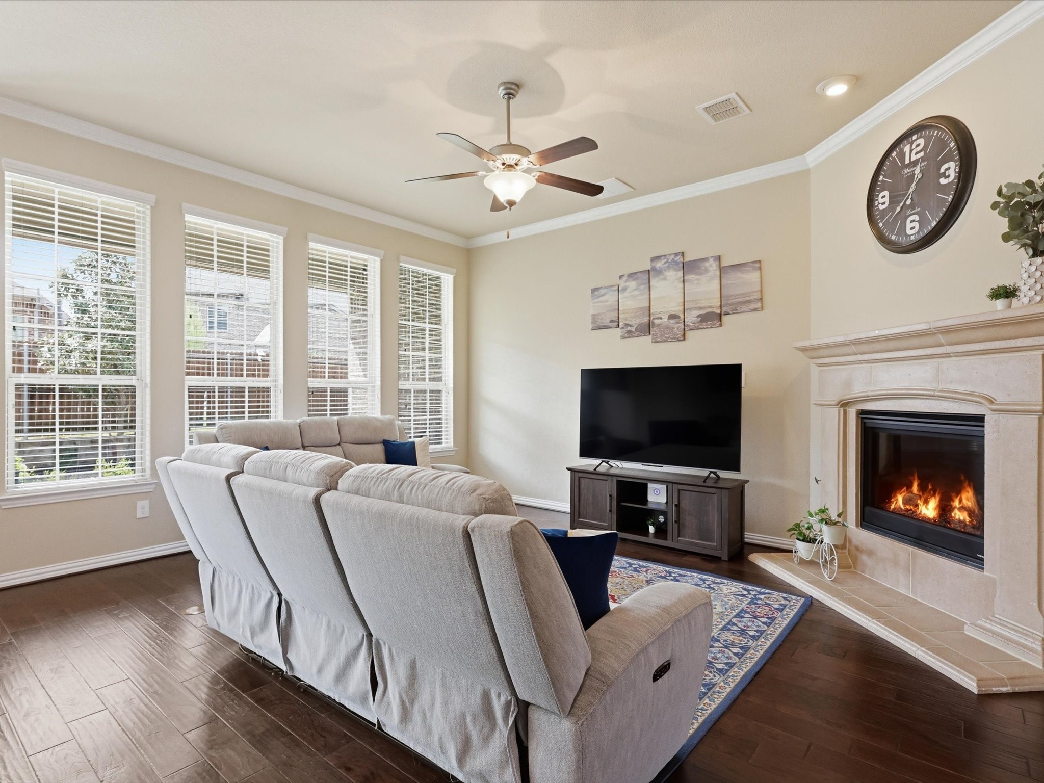 800 River Oak Avenue Euless TX 76039