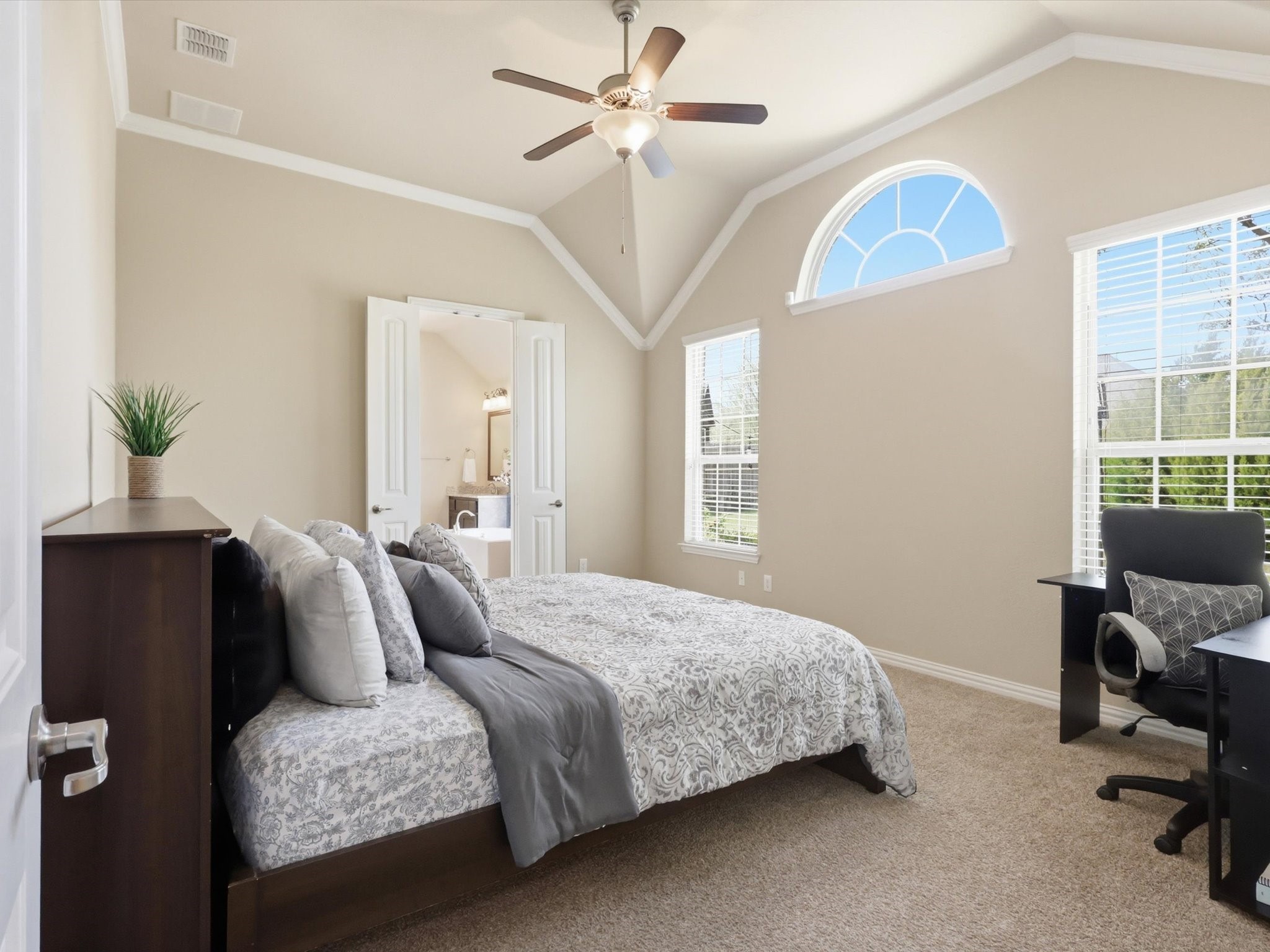 800 River Oak Avenue Euless TX 76039