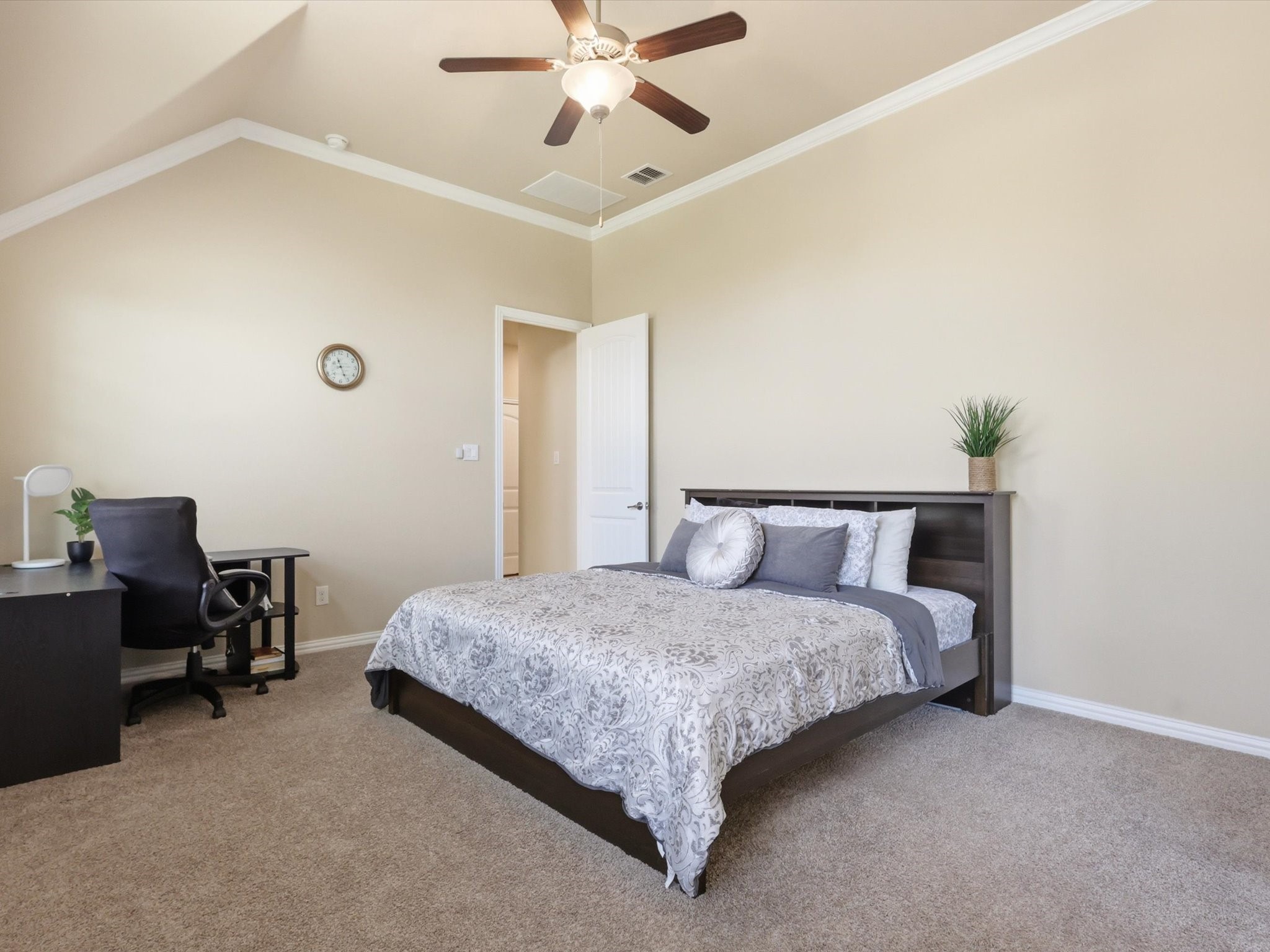 800 River Oak Avenue Euless TX 76039