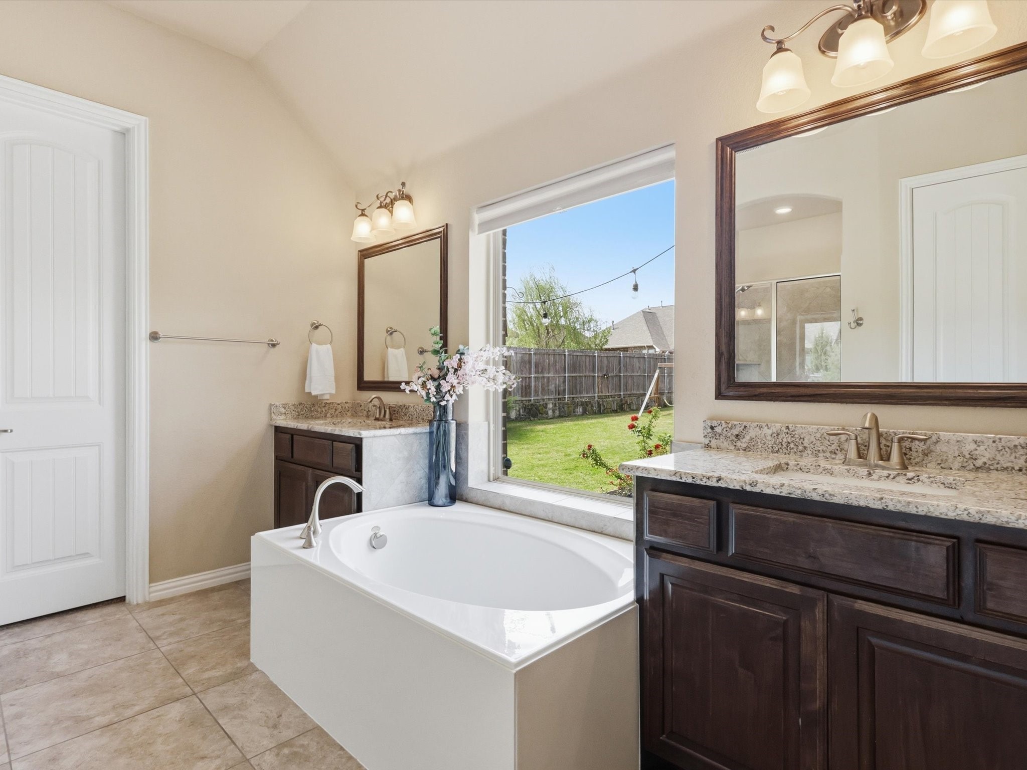 800 River Oak Avenue Euless TX 76039