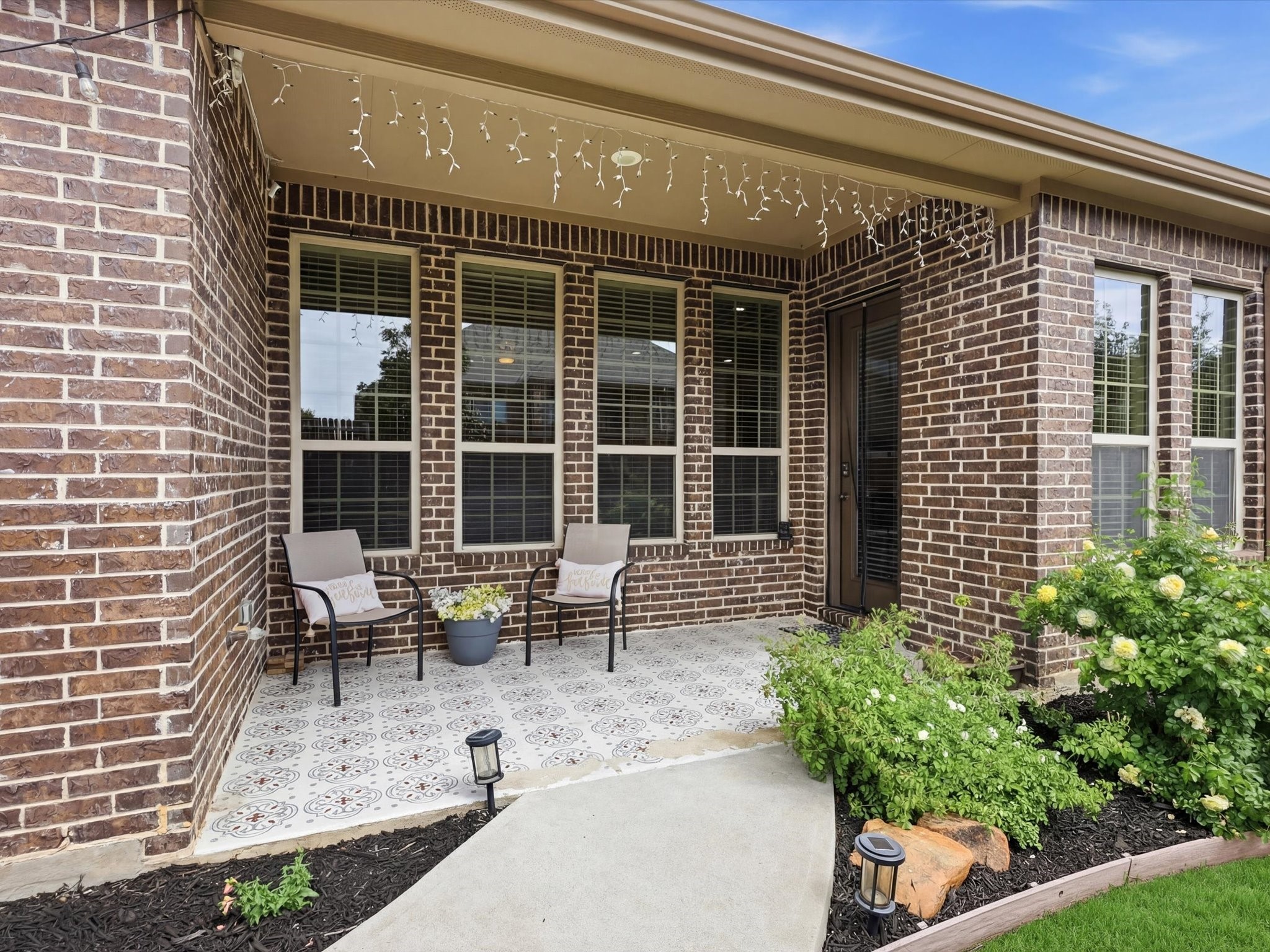 800 River Oak Avenue Euless TX 76039