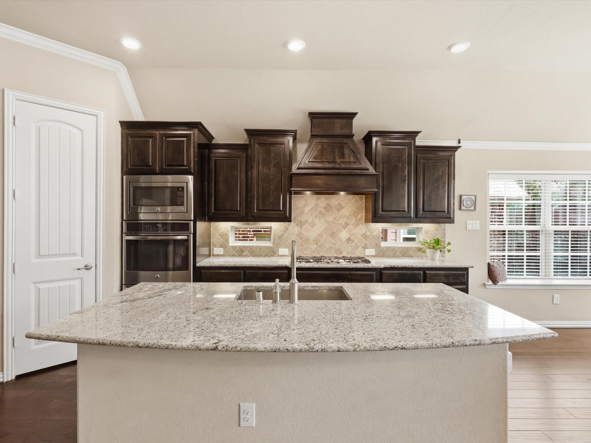 800 River Oak Avenue Euless TX 76039