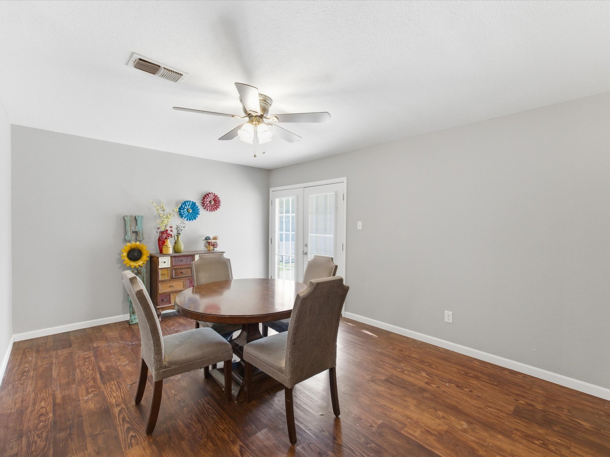 216 NE Cindy Lane Burleson TX 76028